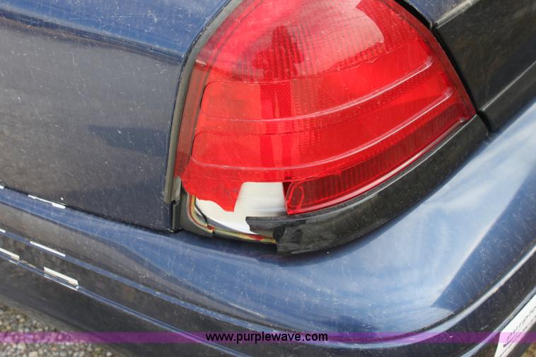 image for item B8602 2005 Ford Crown Victoria Police Interceptor