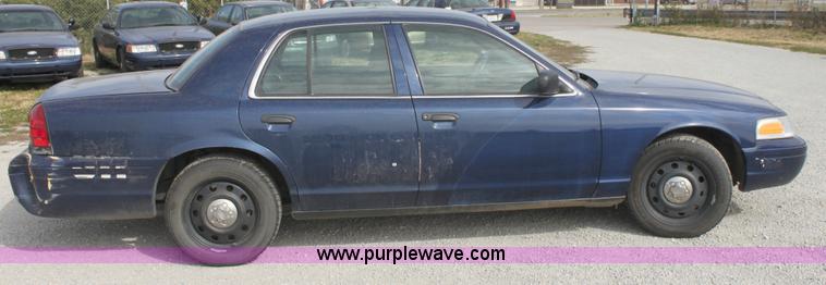 image for item B8604 2006 Ford Crown Victoria Police Interceptor