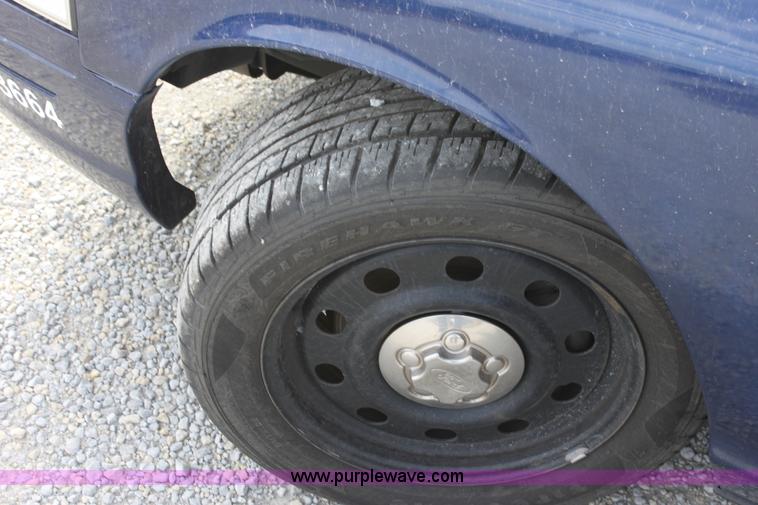 image for item B8604 2006 Ford Crown Victoria Police Interceptor