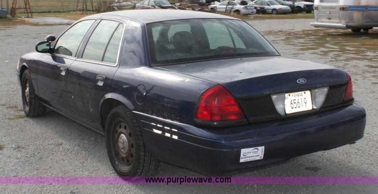 image for item B8605 2006 Ford Crown Victoria Police Interceptor