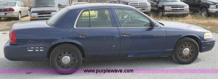 image for item B8605 2006 Ford Crown Victoria Police Interceptor