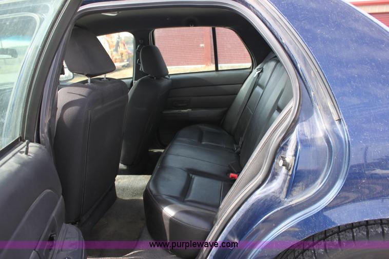 image for item B8605 2006 Ford Crown Victoria Police Interceptor