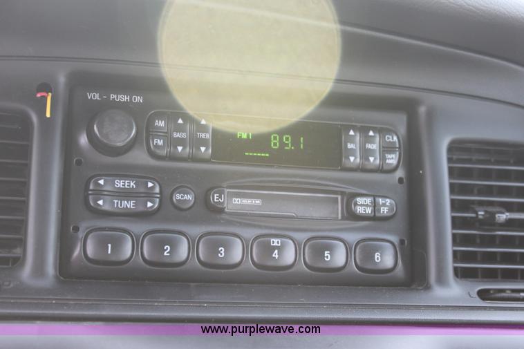 image for item B8605 2006 Ford Crown Victoria Police Interceptor