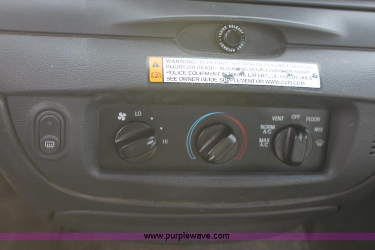 image for item B8605 2006 Ford Crown Victoria Police Interceptor