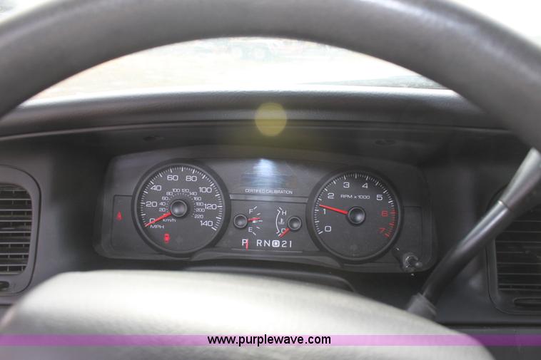 image for item B8605 2006 Ford Crown Victoria Police Interceptor