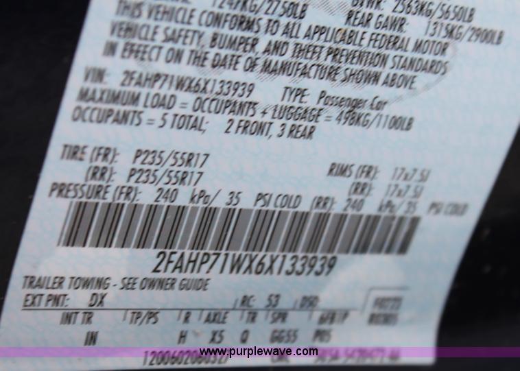 image for item B8605 2006 Ford Crown Victoria Police Interceptor