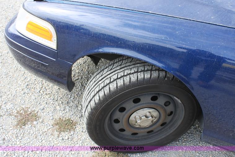 image for item B8605 2006 Ford Crown Victoria Police Interceptor