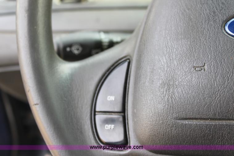 image for item B8606 2004 Ford Crown Victoria Police Interceptor