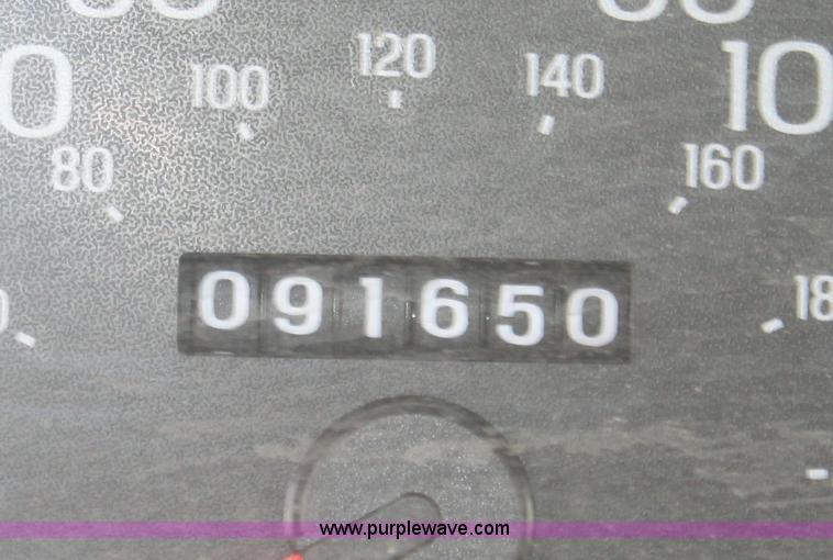 image for item B8606 2004 Ford Crown Victoria Police Interceptor