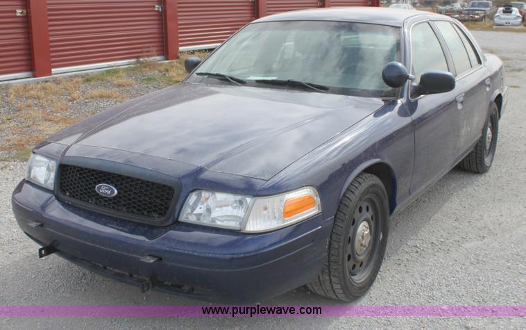 image for item B8607 2006 Ford Crown Victoria Police Interceptor