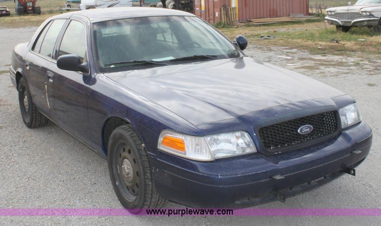 image for item B8607 2006 Ford Crown Victoria Police Interceptor