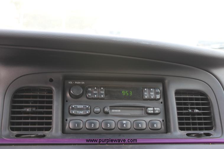 image for item B8607 2006 Ford Crown Victoria Police Interceptor