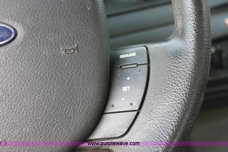 image for item B8607 2006 Ford Crown Victoria Police Interceptor