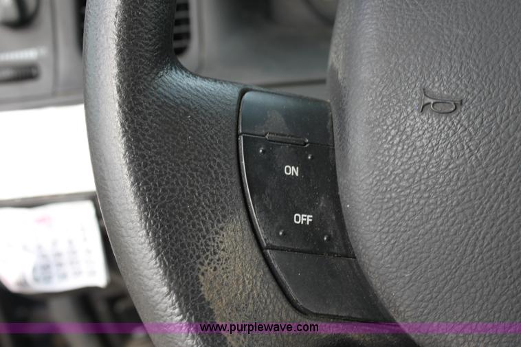 image for item B8607 2006 Ford Crown Victoria Police Interceptor