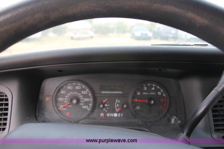 image for item B8607 2006 Ford Crown Victoria Police Interceptor