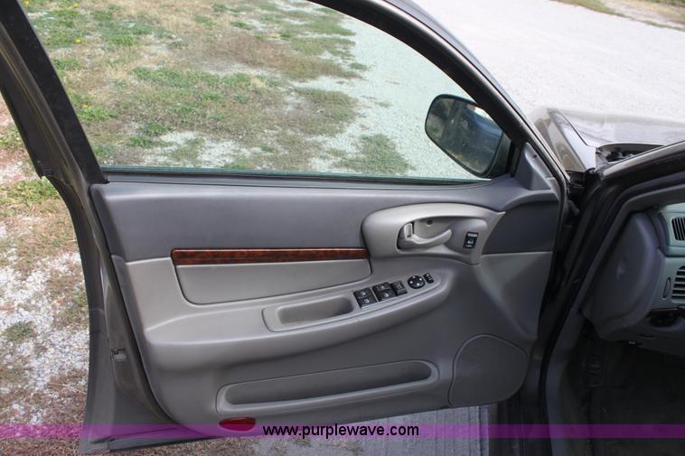 image for item B8608 2002 Chevrolet Impala