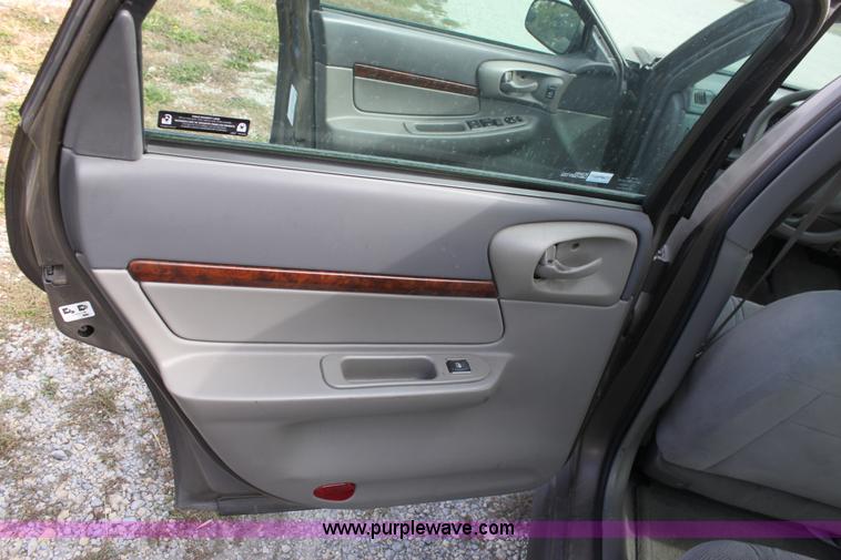 image for item B8608 2002 Chevrolet Impala