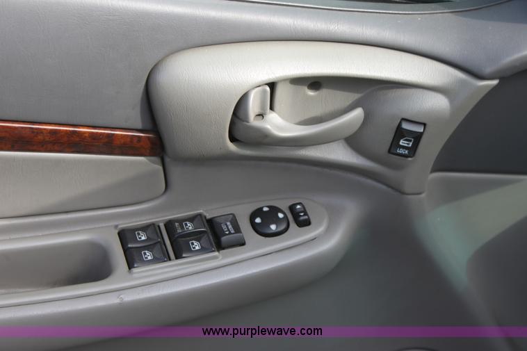 image for item B8608 2002 Chevrolet Impala