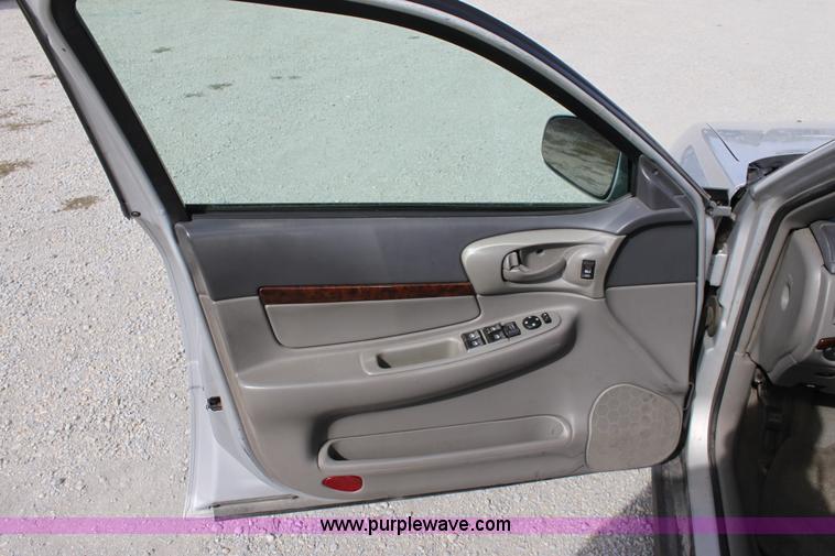 image for item B8612 2004 Chevrolet Impala