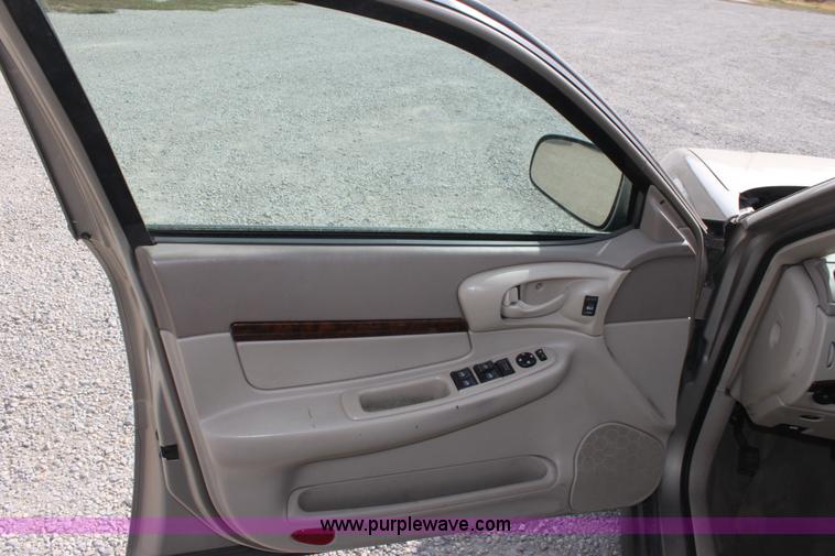 image for item B8613 2002 Chevrolet Impala