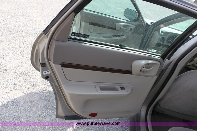 image for item B8613 2002 Chevrolet Impala