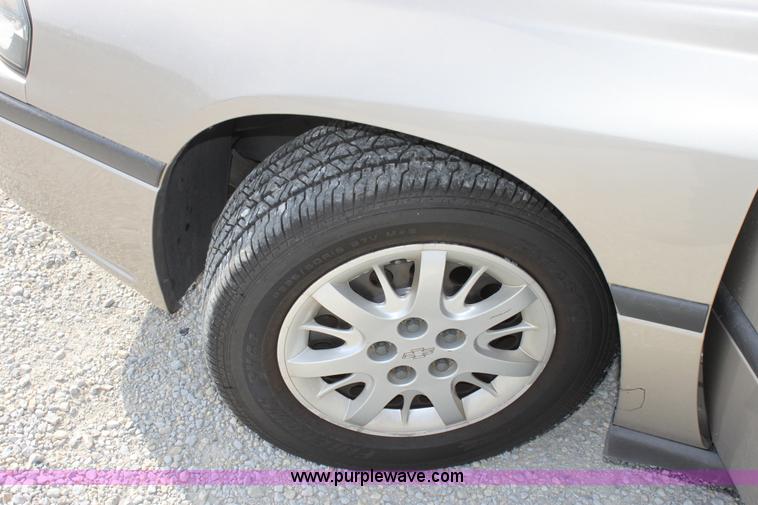 image for item B8613 2002 Chevrolet Impala