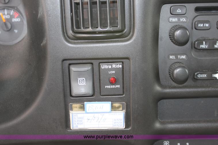 image for item B8616 2008 Chevrolet Kodiak C4500 ambulance