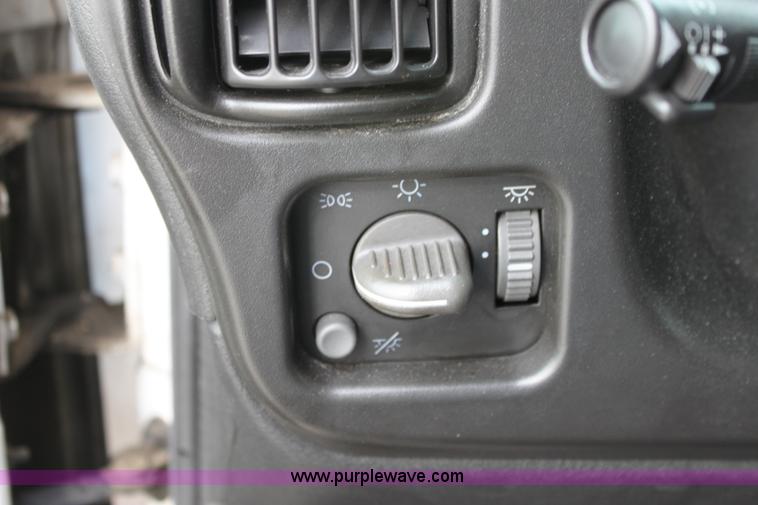 image for item B8616 2008 Chevrolet Kodiak C4500 ambulance