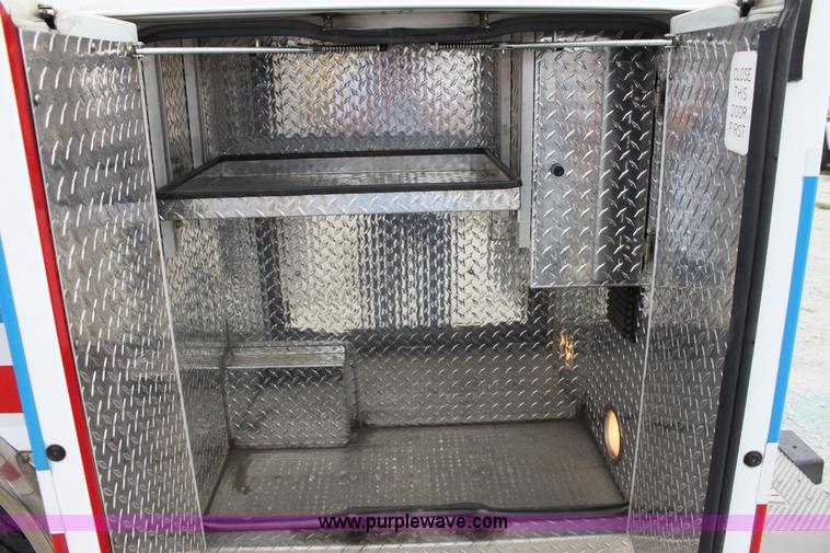 image for item B8616 2008 Chevrolet Kodiak C4500 ambulance