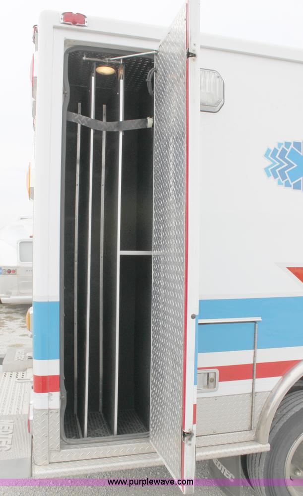 image for item B8616 2008 Chevrolet Kodiak C4500 ambulance