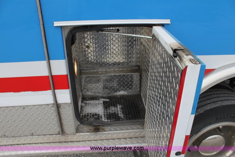 image for item B8616 2008 Chevrolet Kodiak C4500 ambulance