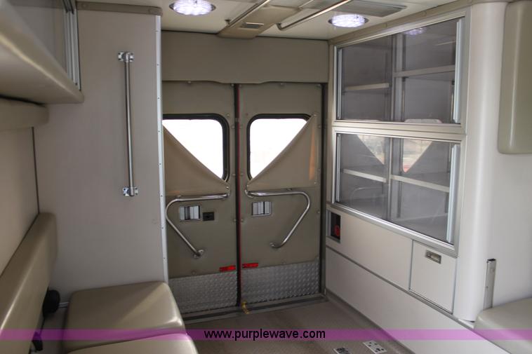 image for item B8616 2008 Chevrolet Kodiak C4500 ambulance