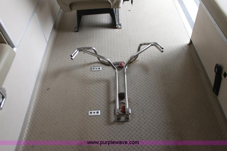 image for item B8616 2008 Chevrolet Kodiak C4500 ambulance