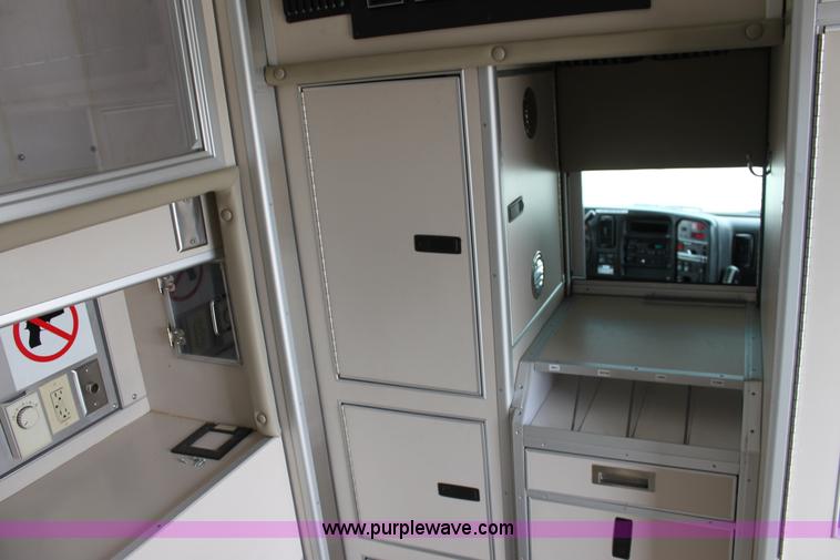 image for item B8616 2008 Chevrolet Kodiak C4500 ambulance
