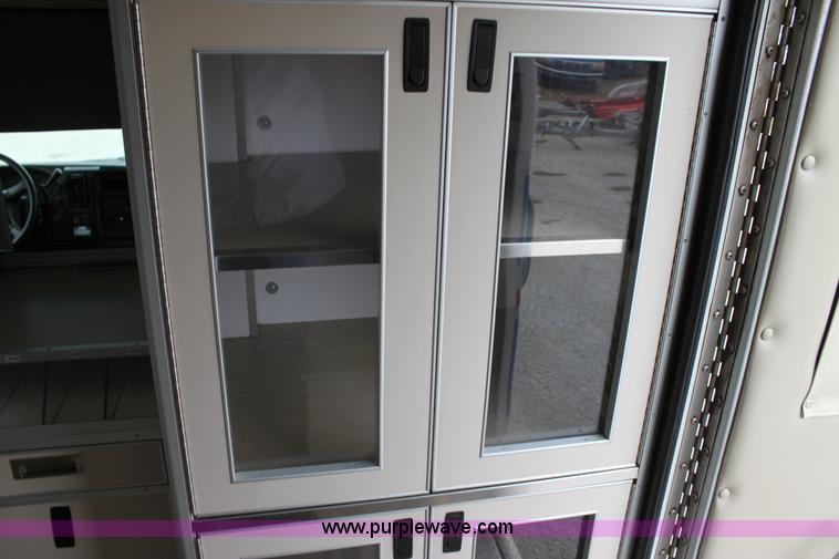 image for item B8616 2008 Chevrolet Kodiak C4500 ambulance