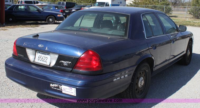 image for item B8634 2006 Ford Crown Victoria Police Interceptor