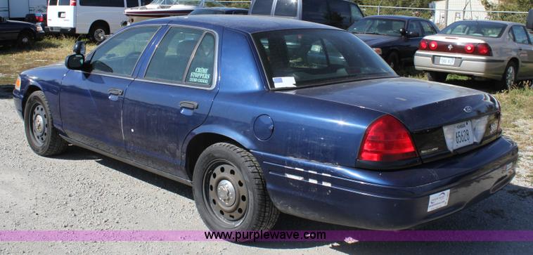 image for item B8637 2006 Ford Crown Victoria Police Interceptor