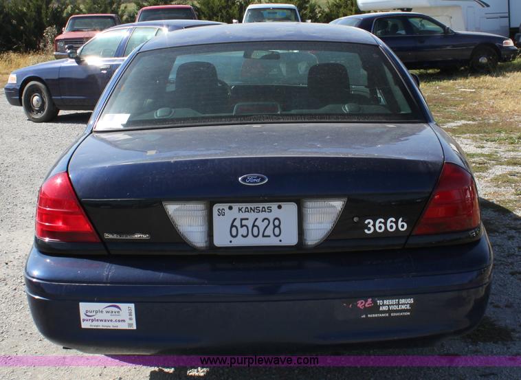 image for item B8637 2006 Ford Crown Victoria Police Interceptor