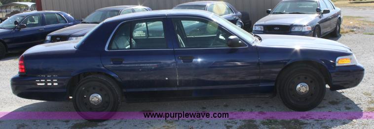 image for item B8637 2006 Ford Crown Victoria Police Interceptor