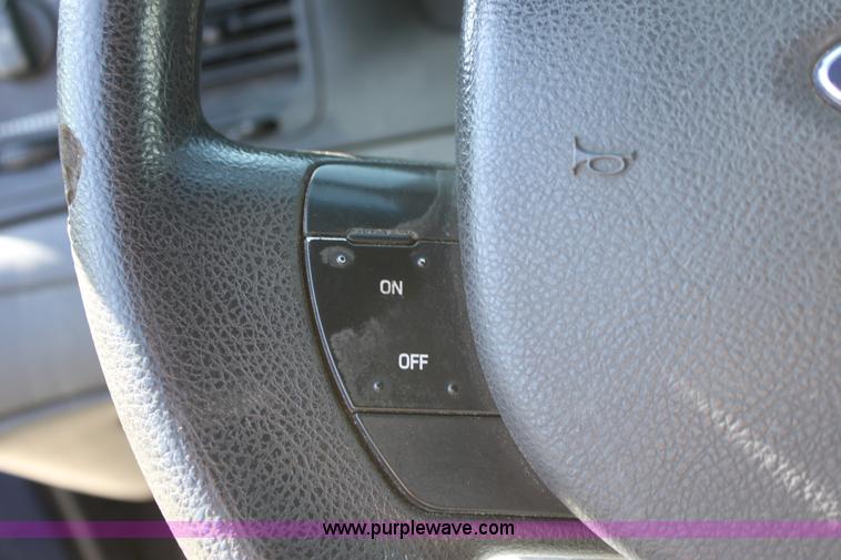 image for item B8637 2006 Ford Crown Victoria Police Interceptor