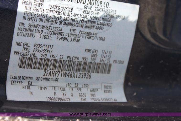 image for item B8637 2006 Ford Crown Victoria Police Interceptor