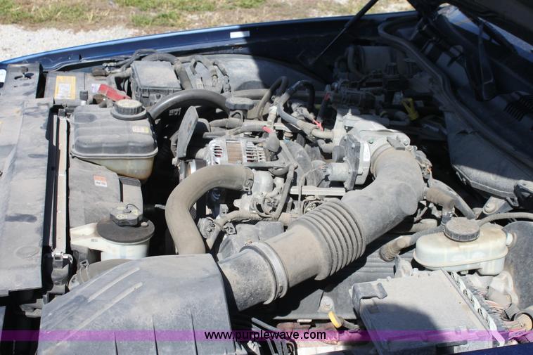 image for item B8637 2006 Ford Crown Victoria Police Interceptor