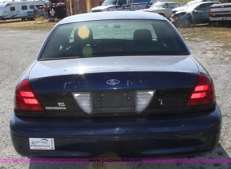 image for item B8638 2004 Ford Crown Victoria Police Interceptor