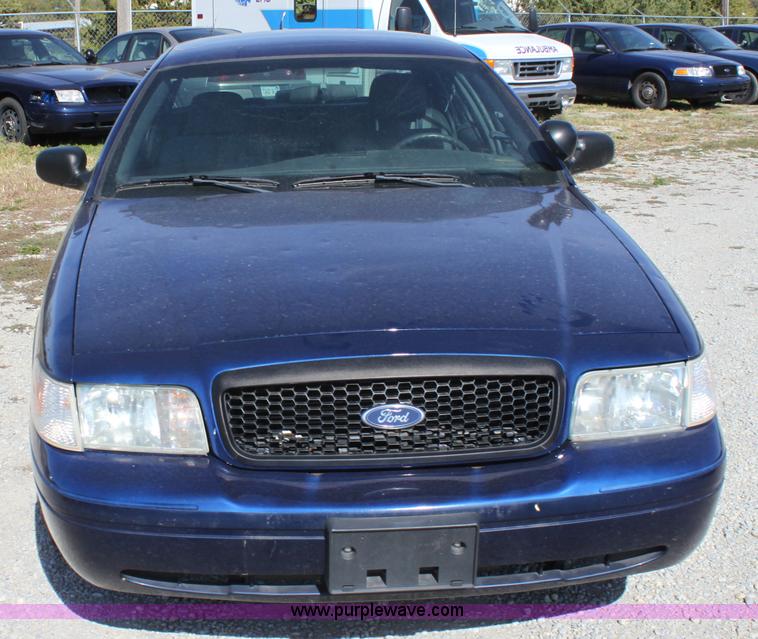 image for item B8638 2004 Ford Crown Victoria Police Interceptor