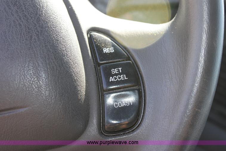 image for item B8638 2004 Ford Crown Victoria Police Interceptor