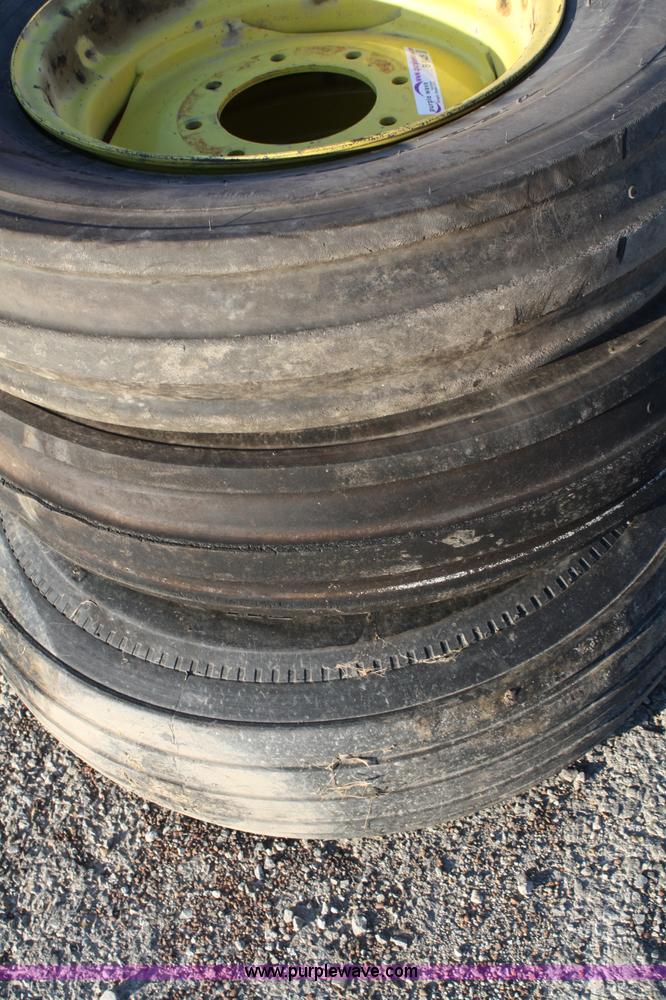 image for item B9425 (5) assorted tires and wheels
