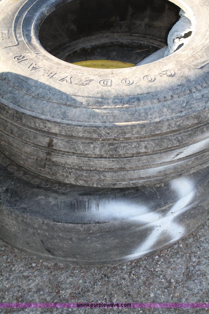 image for item B9425 (5) assorted tires and wheels