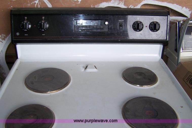 image for item C9412 GE electric range/oven