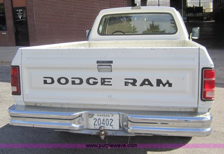 image for item C9865 1987 Dodge Ram 150 pickup truck