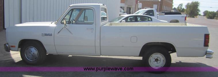 image for item C9865 1987 Dodge Ram 150 pickup truck